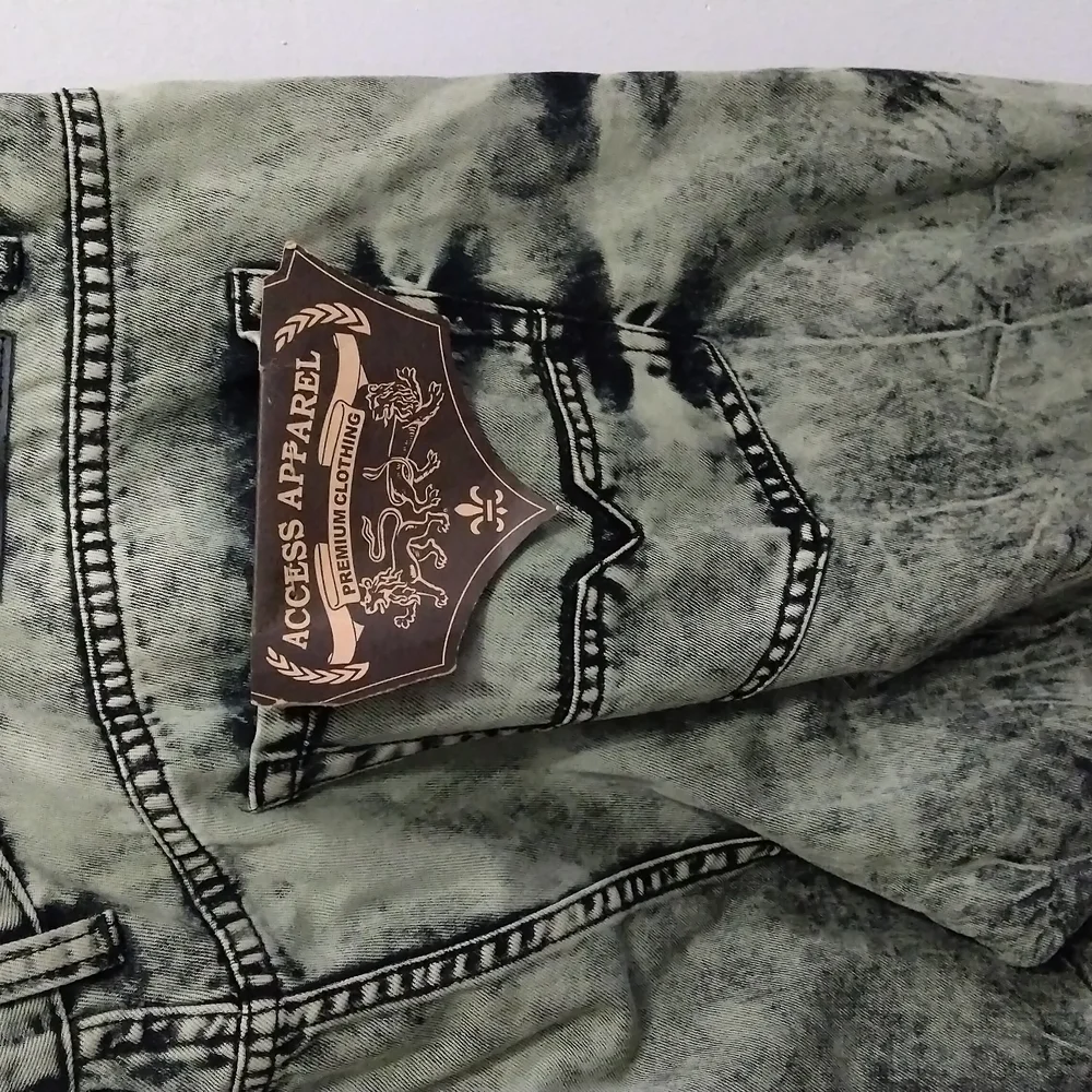 Men's Distressed Tie-Dye Jeans - Picture 10 of 10